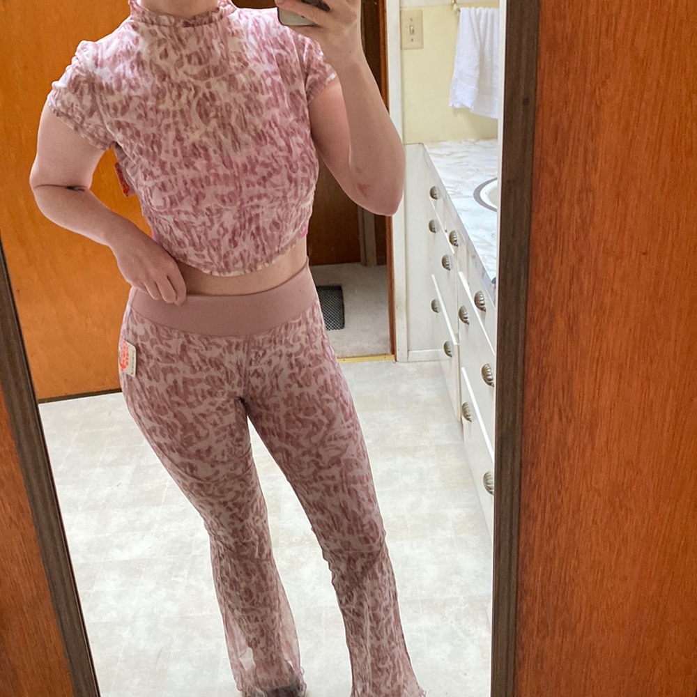 🧼[ Free People ] Movement See You Through Yoga Set in Blush - Picture 2 of 16
